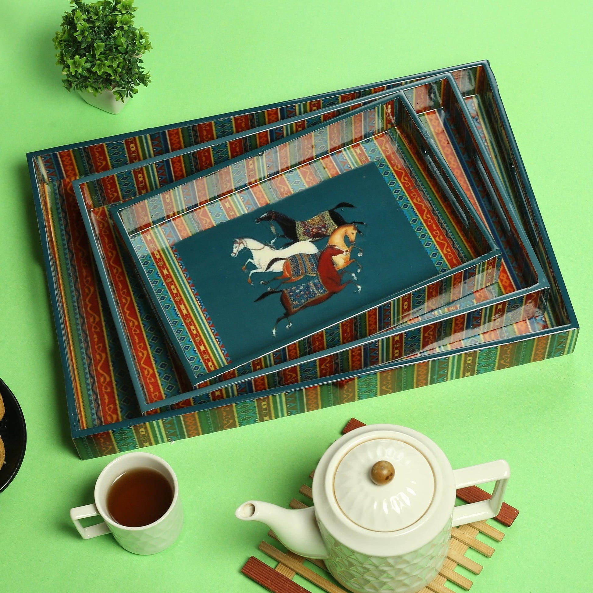 Horse Print Enamel Coated Trays in Set of 3 - Amora Crockery